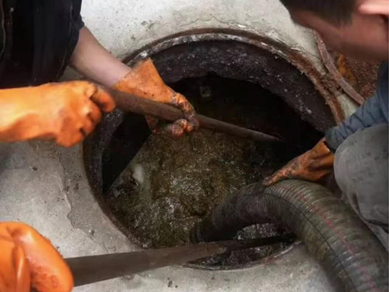 夏邑清理化粪池时如何避免沼气的危害?